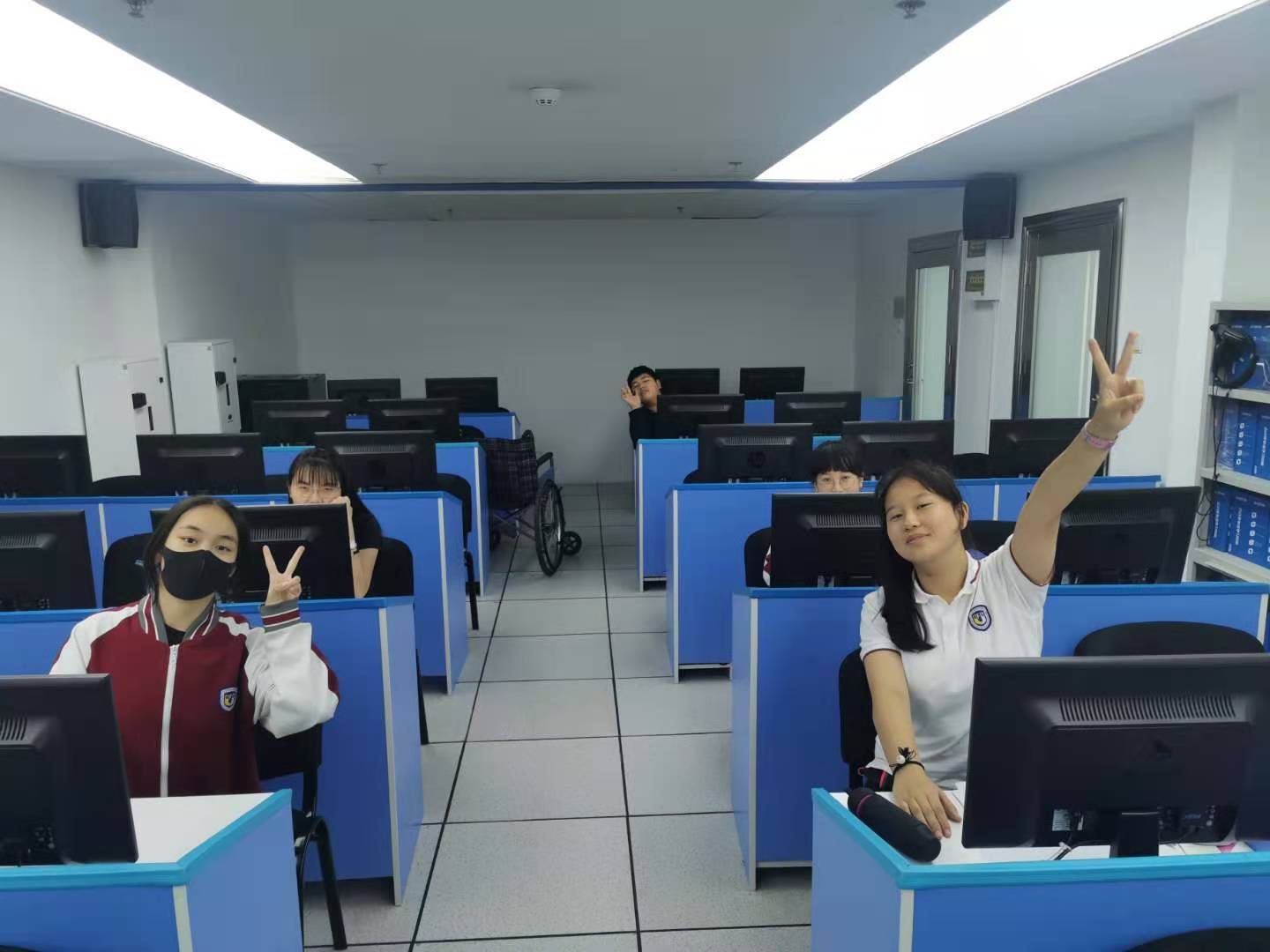 喜报∣恭喜我校24名同学在2020年澳大利亚数学竞赛（AMC）取得佳绩